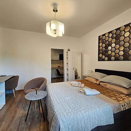 Zita - Heart Of Rovinj, Apartment For 2, Free Parking, 2Min Center, 5Min Beach Walk Buitenkant foto