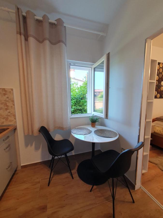 Zita - Heart Of Rovinj, Apartment For 2, Free Parking, 2Min Center, 5Min Beach Walk Buitenkant foto
